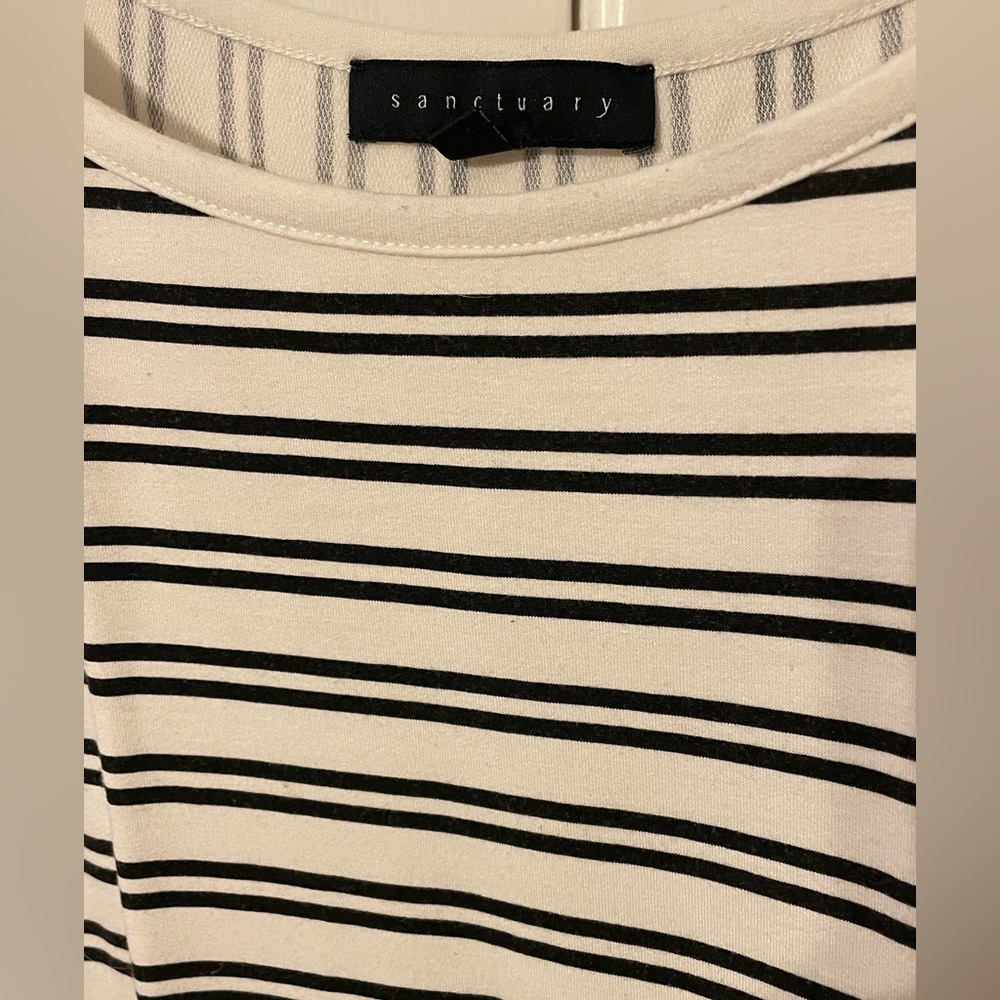 Lady’s 3/4 sleeve blue striped top